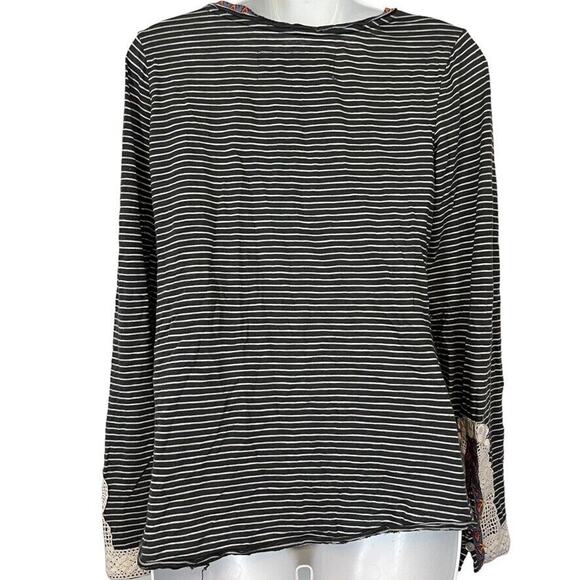 Little Yellow Button Anthropologie Striped Long Sleeve V-Neck Gray Knit Top M - Picture 14 of 16